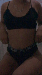 ADOLECENTE CON MAGNIFICO CUERPO