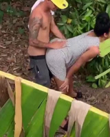 Yeraldincom rapando en un monte y es grabada