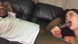 Video porno Mamandoselo a El Sujero Oro 24 XXX